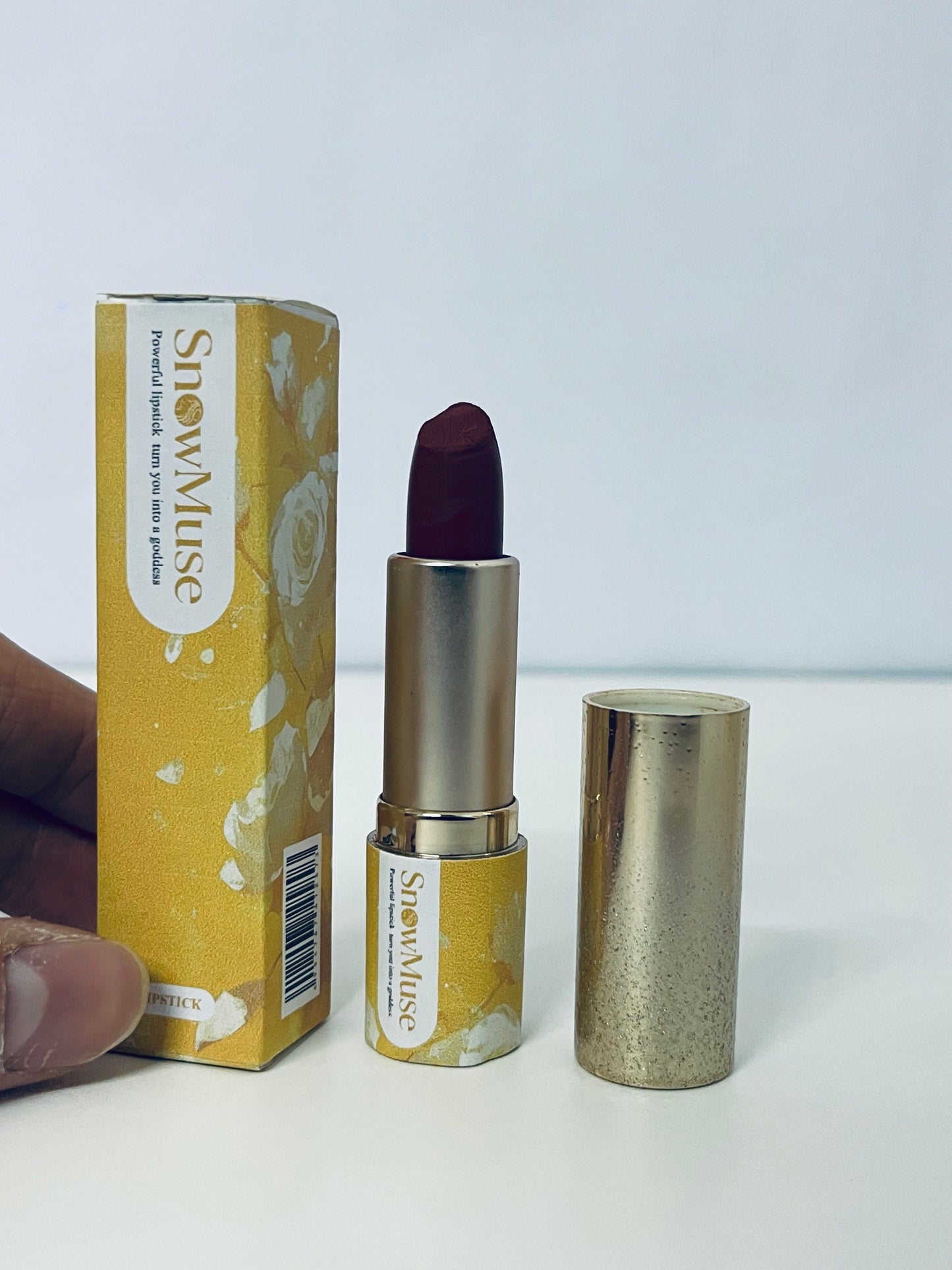 SnowMuse Retro Dark Brown Lipstick Velvet Matte Texture A High-End Accent Item for Bold Makeup Looks