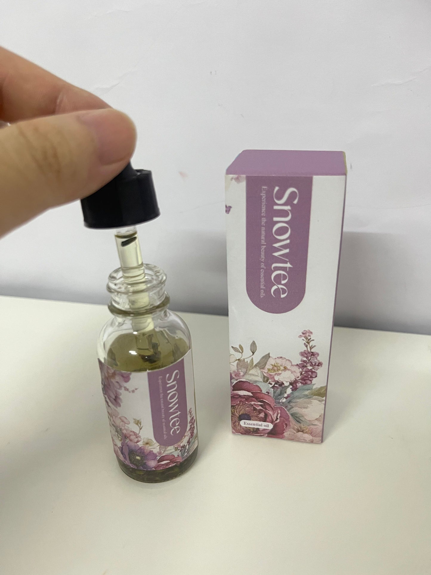 Snowtee Essential Oil – Encounter Plant Essence, Embark on a Natural Healing Feast for the Senses and Mind