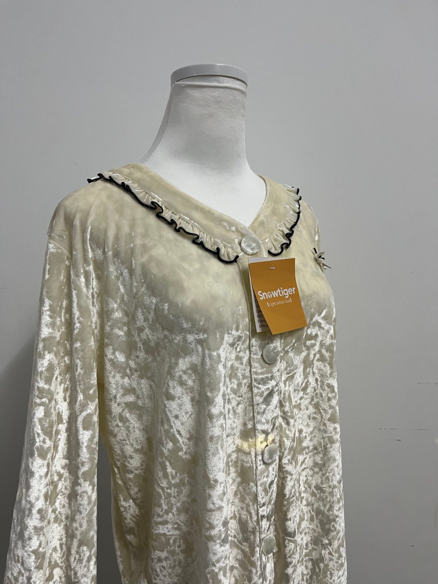 Snowtiger Sleepwear - Light Yellow Velvet Ruffle Collar Nightgown