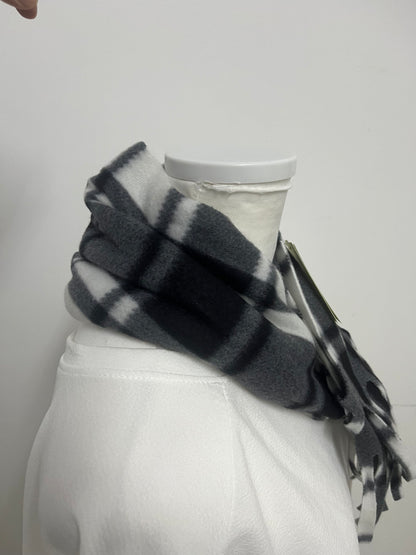 【Spiralion Scarfs】——Spiralion Black & White Plaid Fringe Scarf - Your Cozy Statement Piece for Fall & Winter