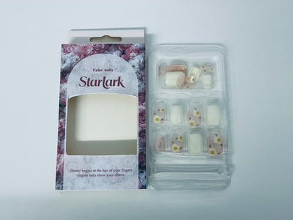 Starlark False Nails - Floral & White Elegance for Charming Fingertip Style