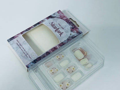 Starlark False Nails - Floral & White Elegance for Charming Fingertip Style