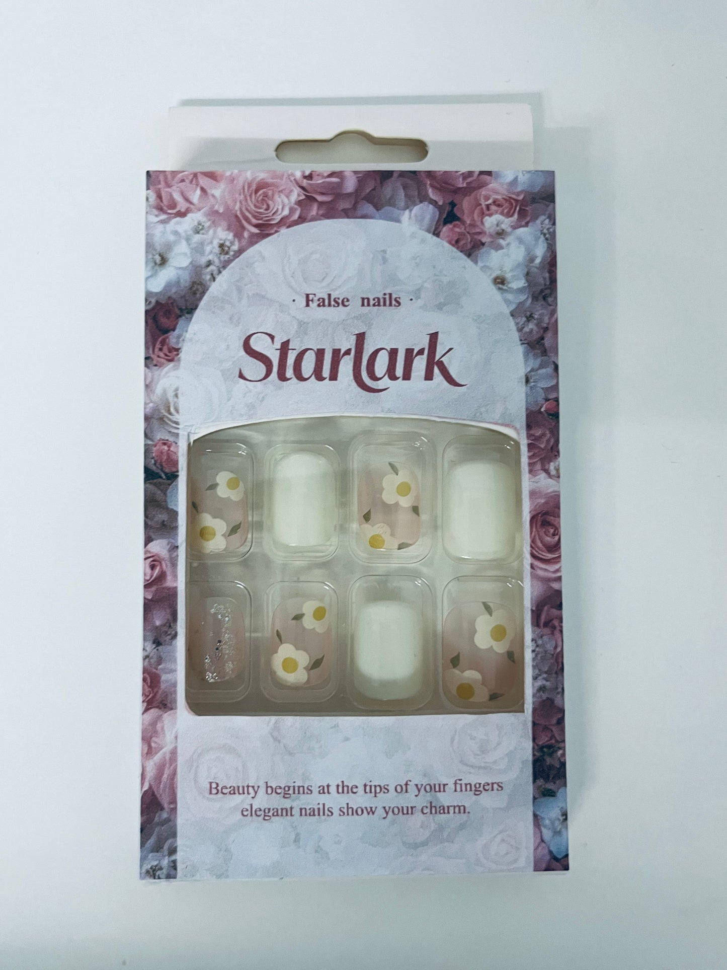 Starlark False Nails - Floral & White Elegance for Charming Fingertip Style