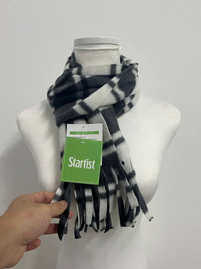Startist Classic Plaid Fringe Scarf - A Dual Choice for Autumn and Winter Warmth and Fashion