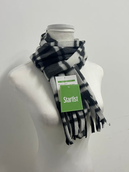 Startist Classic Plaid Fringe Scarf - A Dual Choice for Autumn and Winter Warmth and Fashion