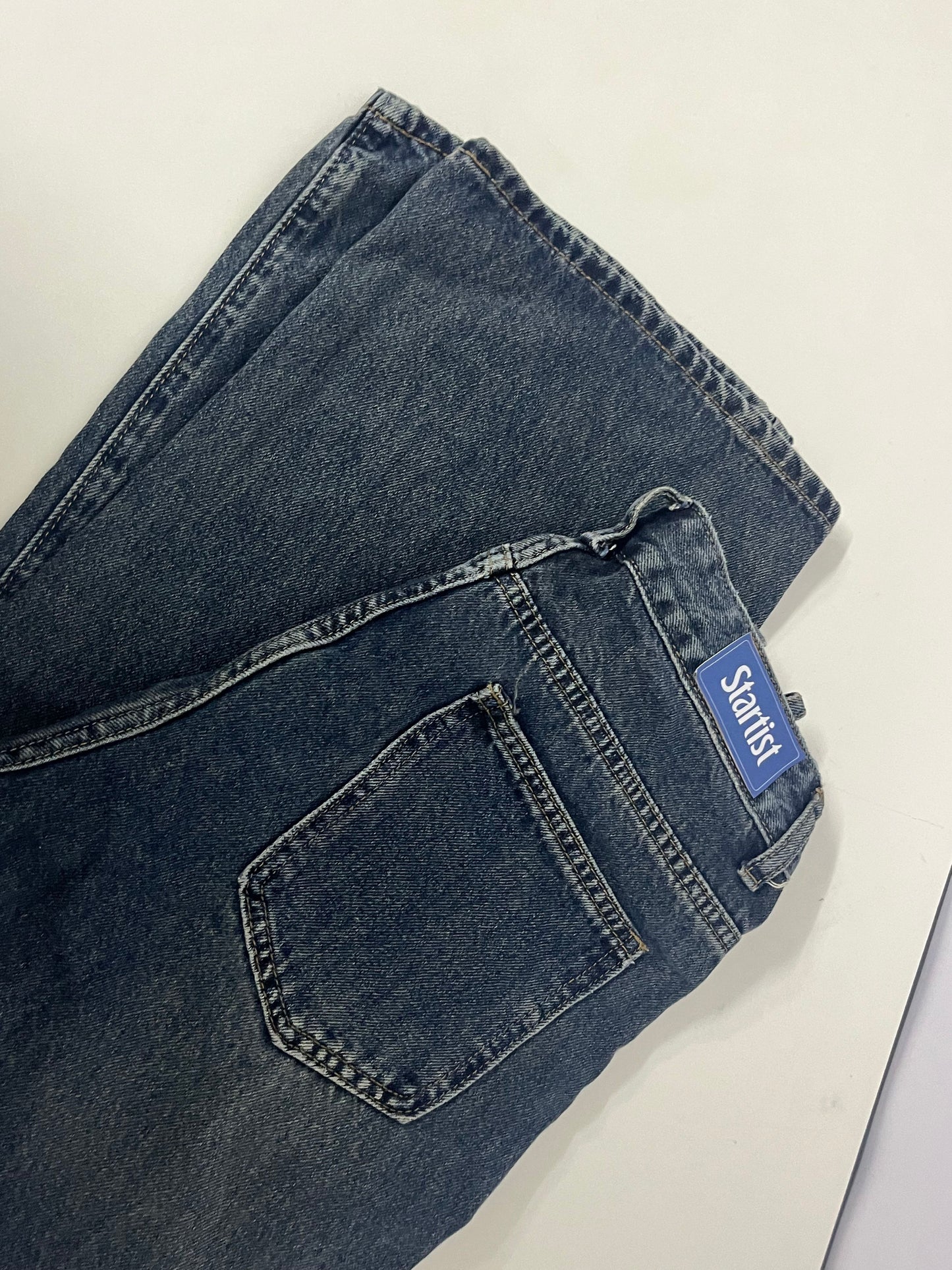Startist Vintage Washed High-Waisted Straight-Leg Jeans - Create a Casual and Uninhibited Fashion Style