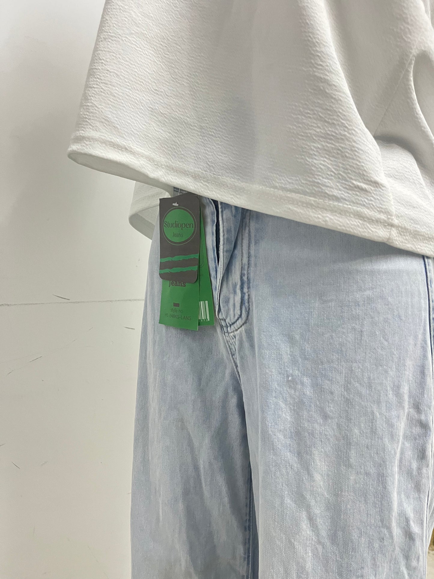 【Studiopen High-Waist Wide-Leg Jeans】—— Retro Style with Modern Comfort