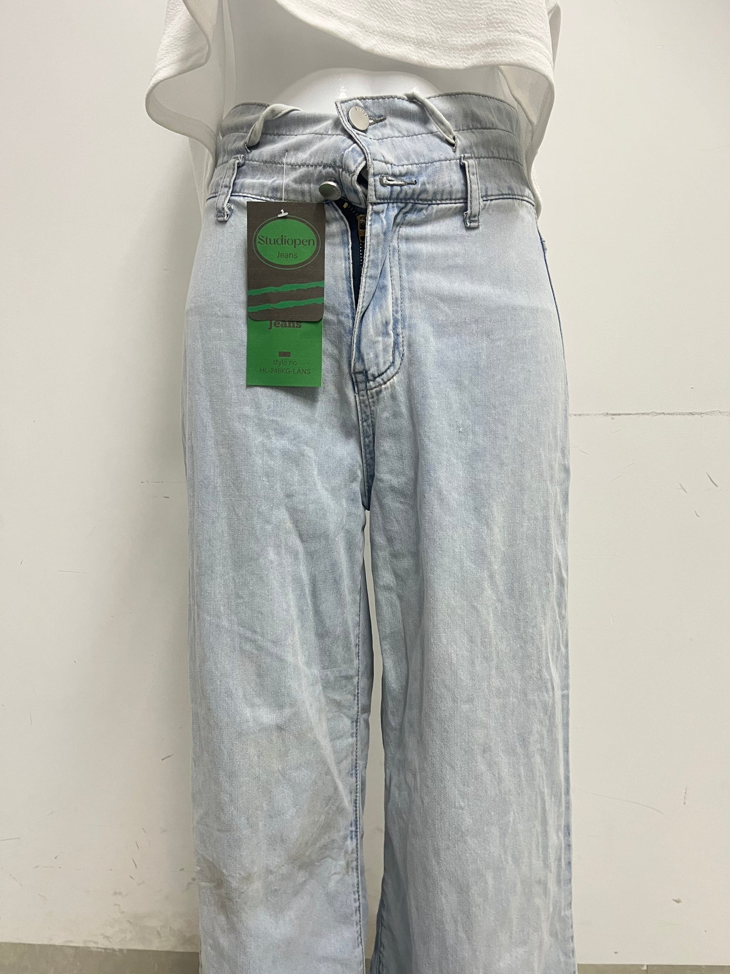 【Studiopen High-Waist Wide-Leg Jeans】—— Retro Style with Modern Comfort