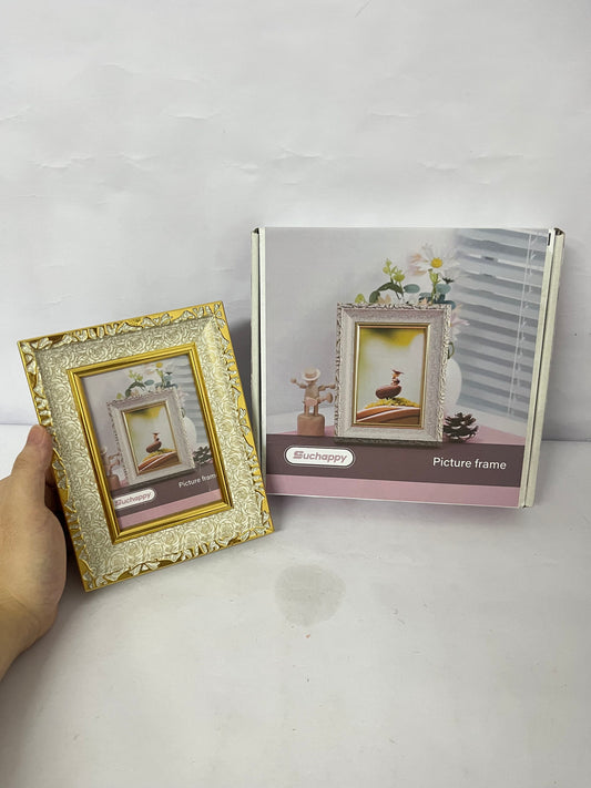Suchappy 4x6 Picture Frame with Real Glass, Ornate Vintage 4 x 6 Photo Frames for Wall Decor or Tabletop Display, White and Gold