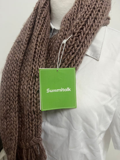 【Summitalk Chunky Knit Fringe Scarf】—— Cozy Warmth & Timeless Style for Cold Days