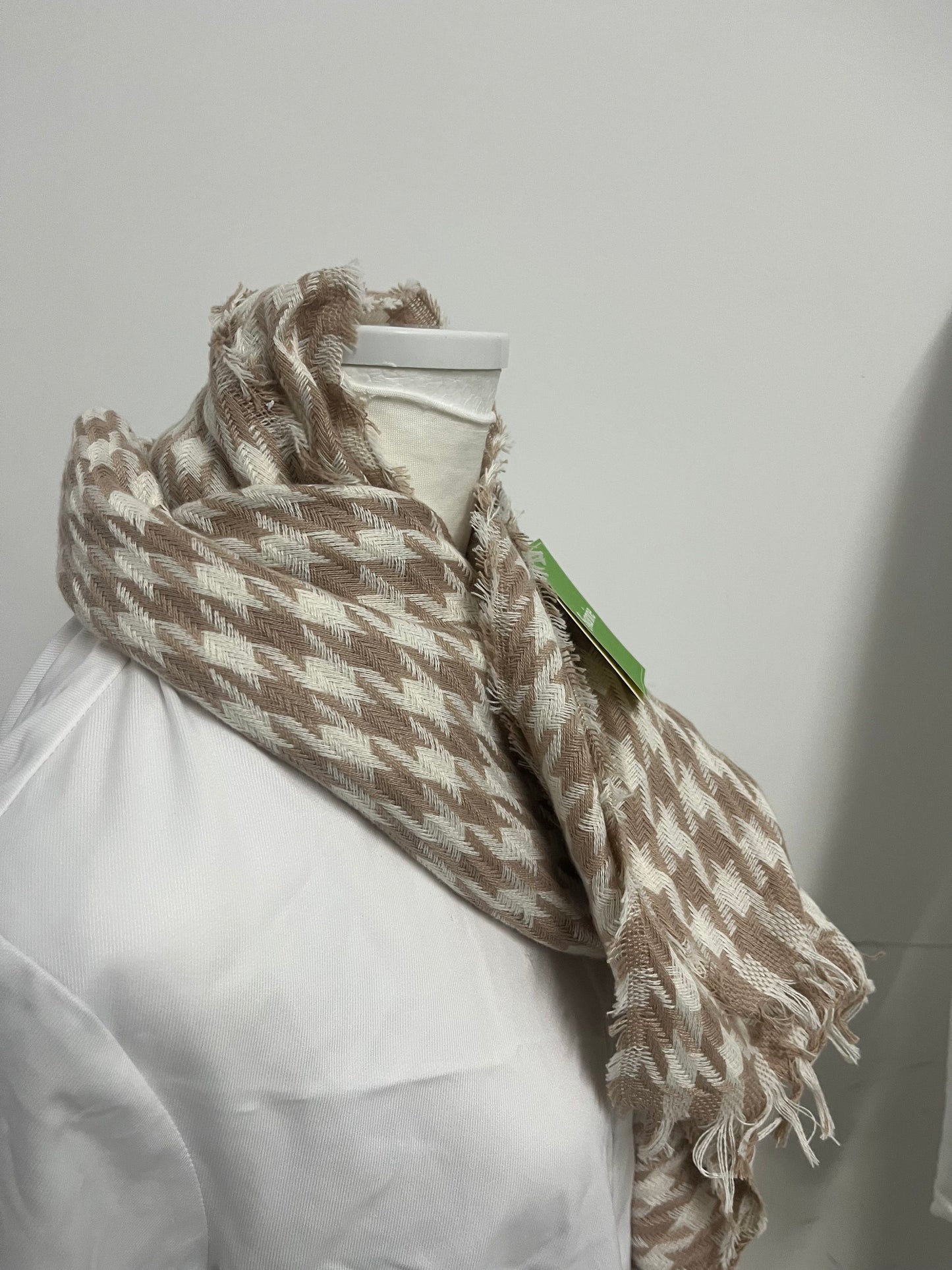 【Swanine Scarfs】—— Timeless Style & Cozy Warmth for Every Outfit