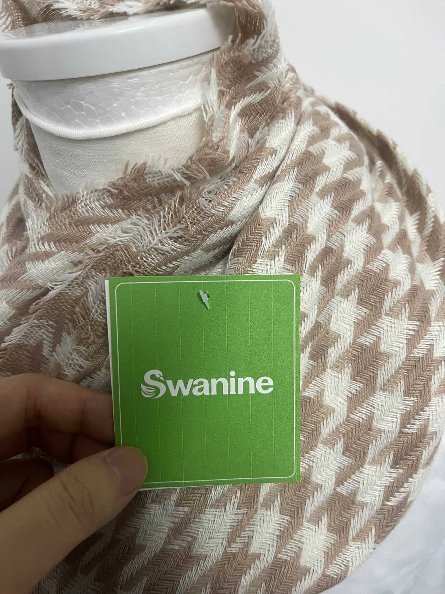 【Swanine Scarfs】—— Timeless Style & Cozy Warmth for Every Outfit