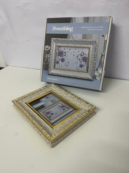 [Sweething Picture frames]——Sweething Vintage European Carved Photo Frame - Light Luxury Gold-Trimmed Tabletop Display Frame