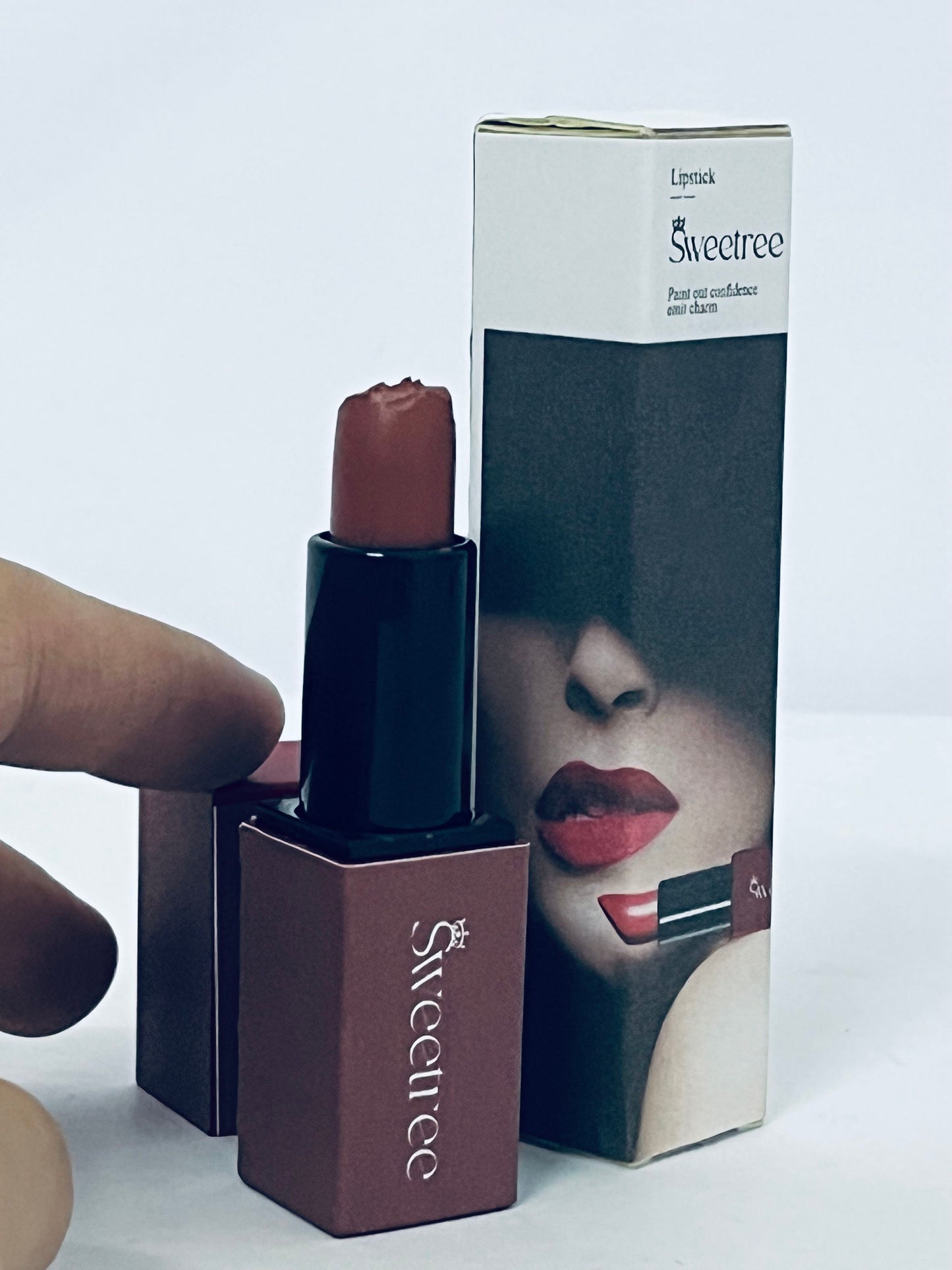 Sweetree Intense Care Lipstick - a hypoallergenic, gluten free, caring formula, with active and moisturizing ingredients. 