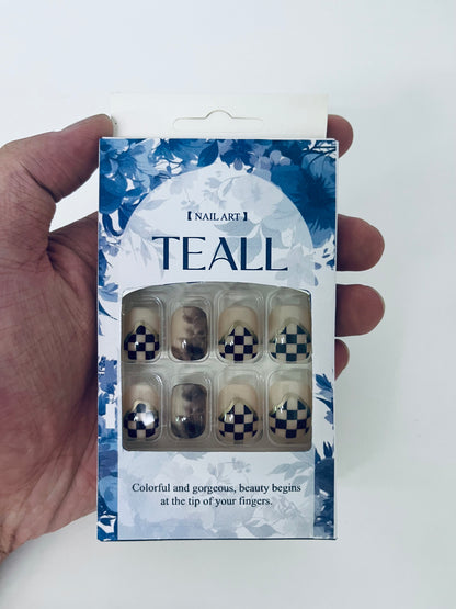 TEALL Checkerboard Gradient Fake Nails - A Feast of Personality Aesthetics at Your Fingertips