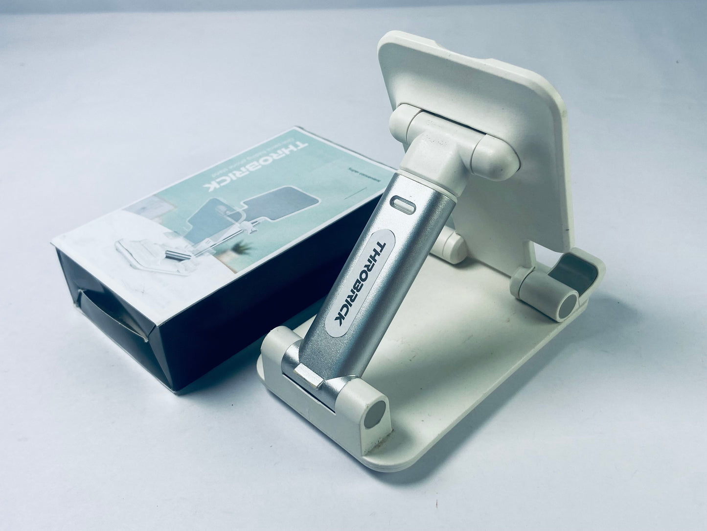 THROBRICK Universal Smartphone Mount Holder. Rotates 360° for Vertical & Horizontal Adjustments. Secure Grip for All Phones