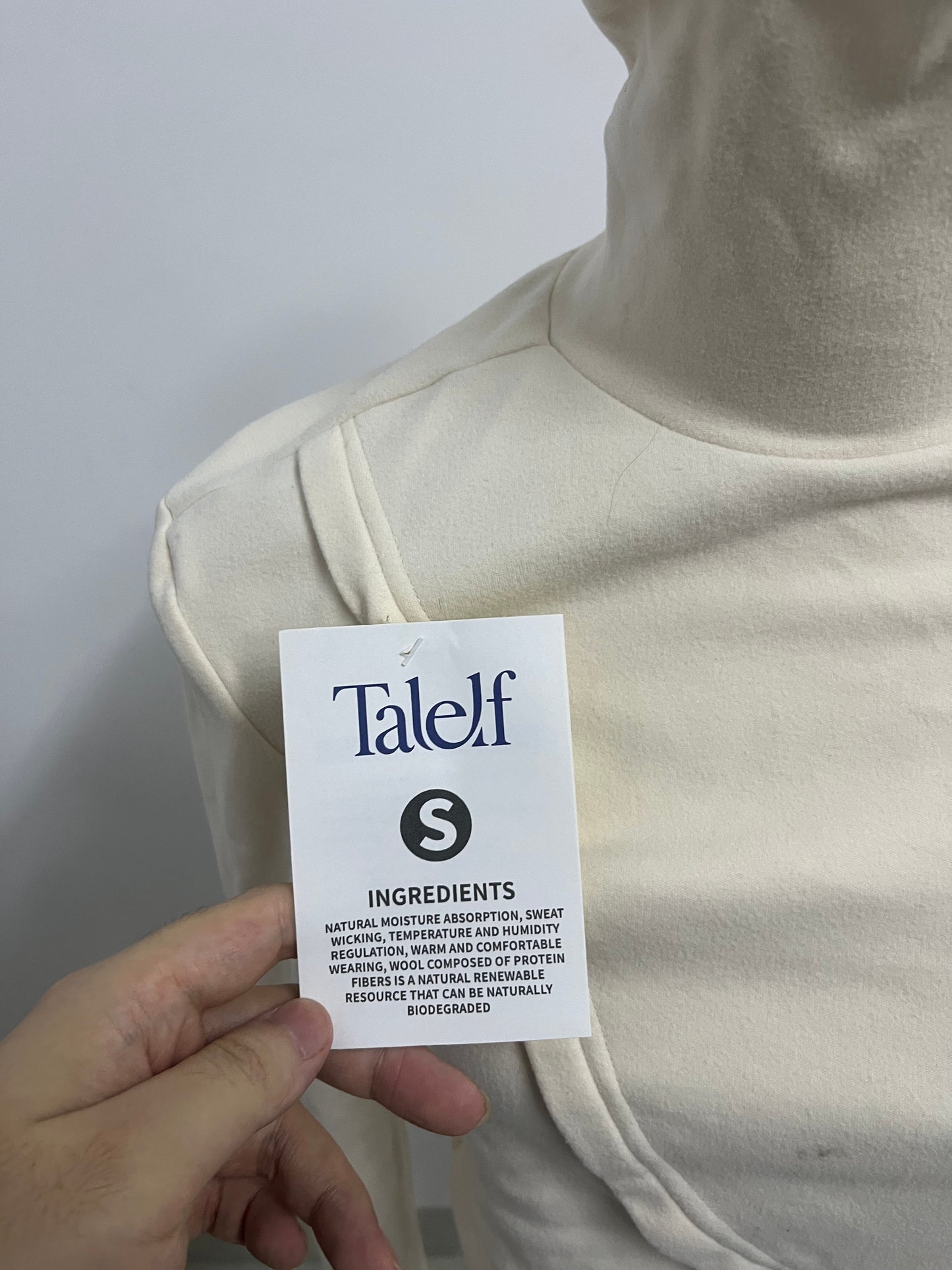 【Talelf Cream Crop Turtleneck Top】—— Stylish & Comfortable Wardrobe Staple