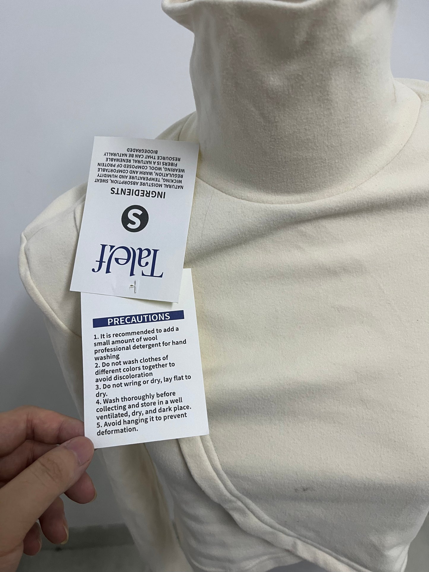 【Talelf Cream Crop Turtleneck Top】—— Stylish & Comfortable Wardrobe Staple