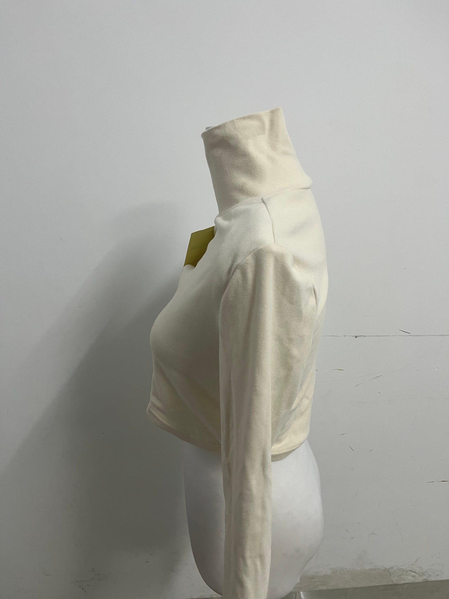 【Talelf Cream Crop Turtleneck Top】—— Stylish & Comfortable Wardrobe Staple