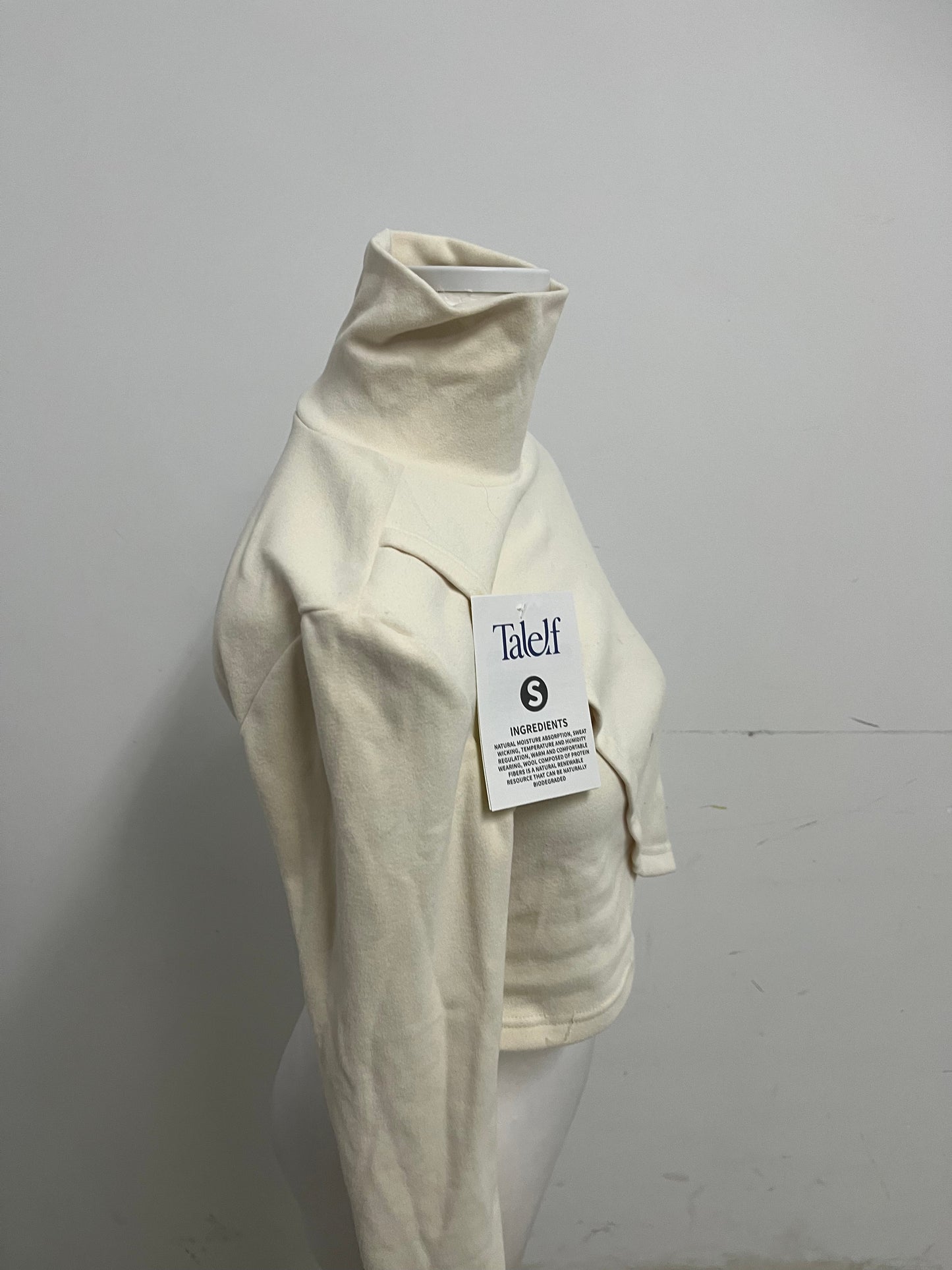 【Talelf Cream Crop Turtleneck Top】—— Stylish & Comfortable Wardrobe Staple
