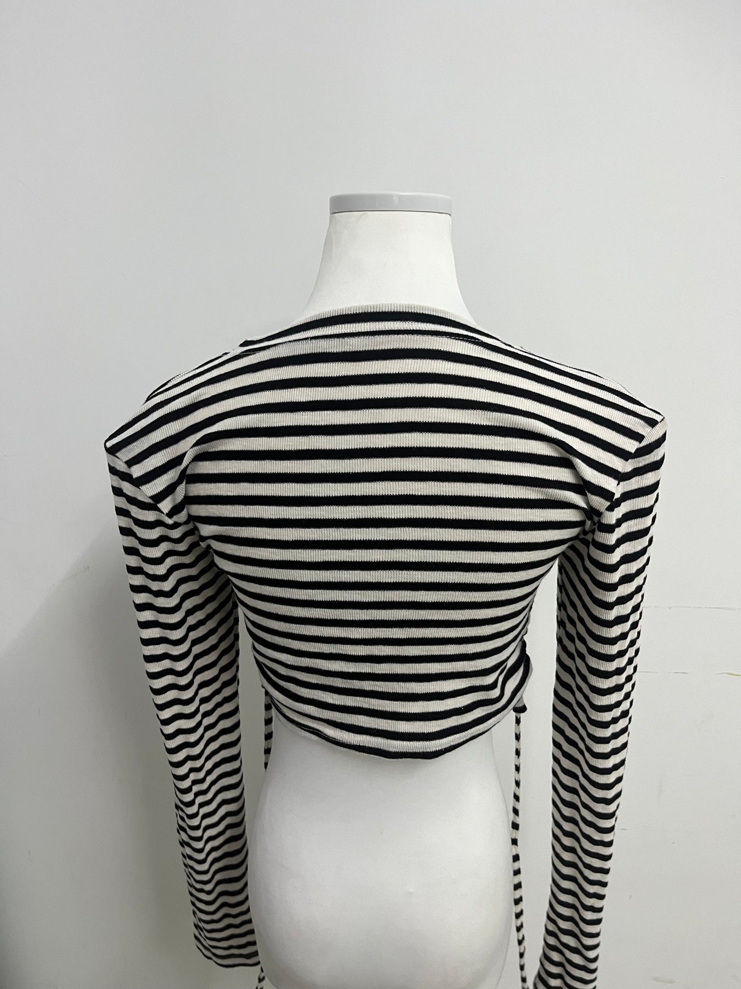 Talenthe Tops as clothing Black & White Striped Drawstring Cropped Top Retro & Stylish Slimming & Flattering A Versatile Piece for Multi-Style Outfits