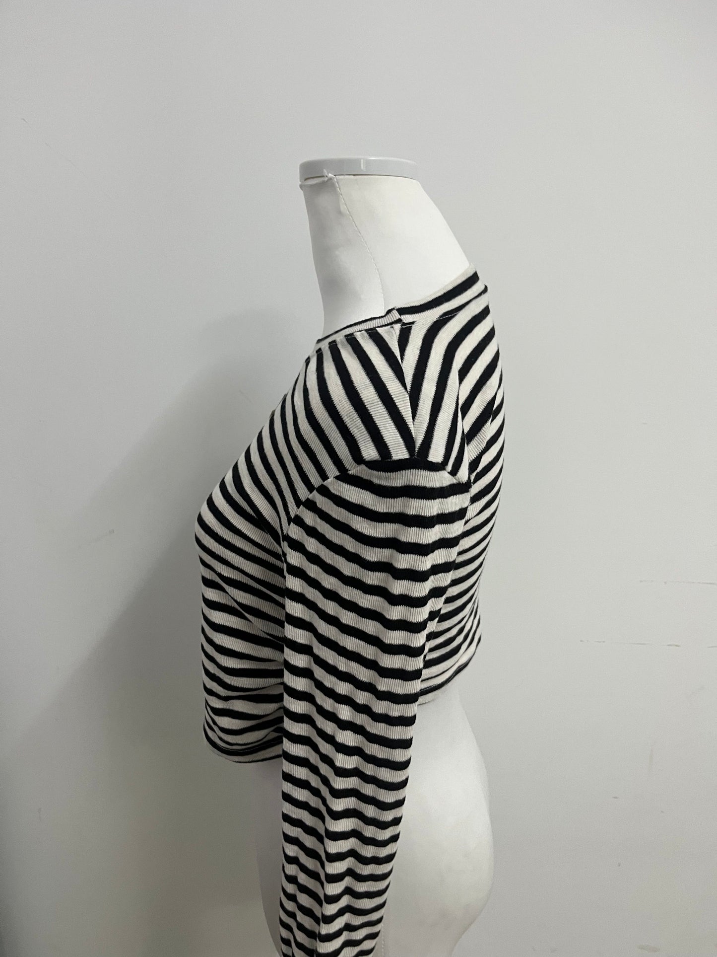 Talenthe Tops as clothing Black & White Striped Drawstring Cropped Top Retro & Stylish Slimming & Flattering A Versatile Piece for Multi-Style Outfits