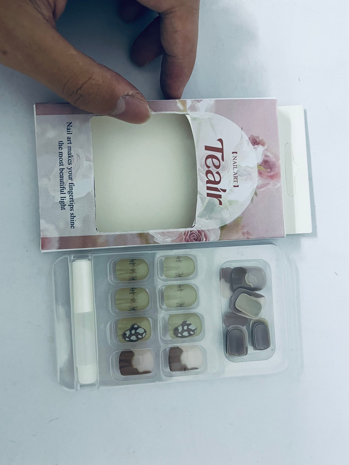 Teair False nails Fall Press on Nails Extra Short Square Fake Nails Autumn Designs False Nails Glossy Glue on Nails Brown Acrylic Nails Full Cover Small Stick on Nails for Women Nail Art Manicure 24 Pcs