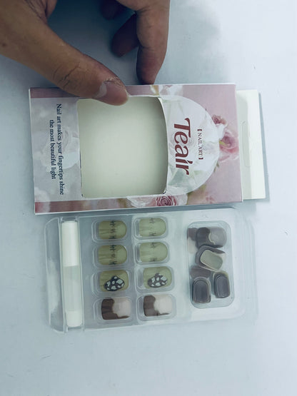 Teair False nails Fall Press on Nails Extra Short Square Fake Nails Autumn Designs False Nails Glossy Glue on Nails Brown Acrylic Nails Full Cover Small Stick on Nails for Women Nail Art Manicure 24 Pcs