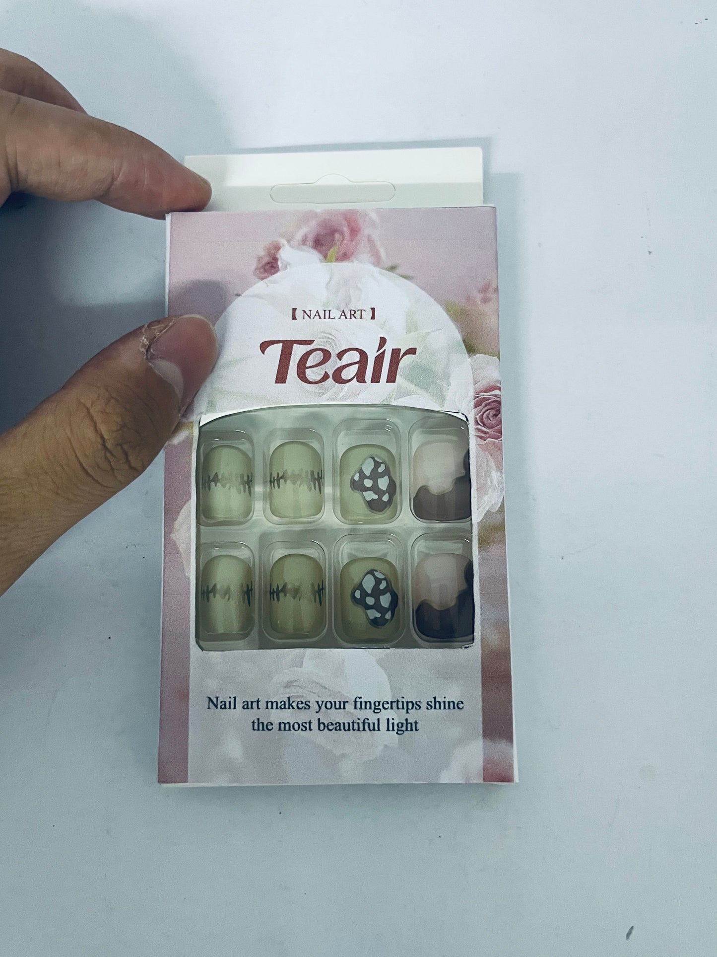 Teair False nails Fall Press on Nails Extra Short Square Fake Nails Autumn Designs False Nails Glossy Glue on Nails Brown Acrylic Nails Full Cover Small Stick on Nails for Women Nail Art Manicure 24 Pcs