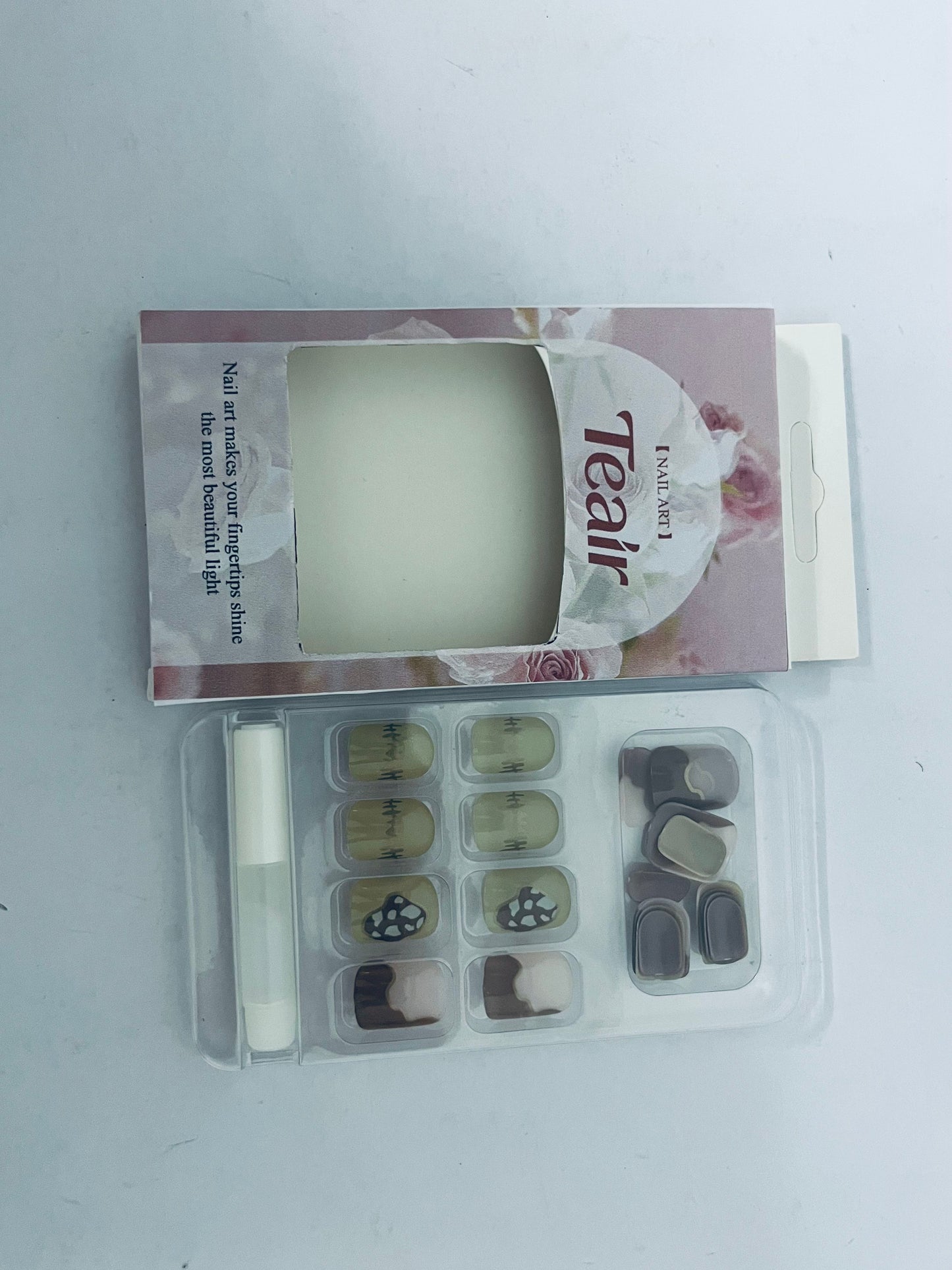 Teair False nails Fall Press on Nails Extra Short Square Fake Nails Autumn Designs False Nails Glossy Glue on Nails Brown Acrylic Nails Full Cover Small Stick on Nails for Women Nail Art Manicure 24 Pcs