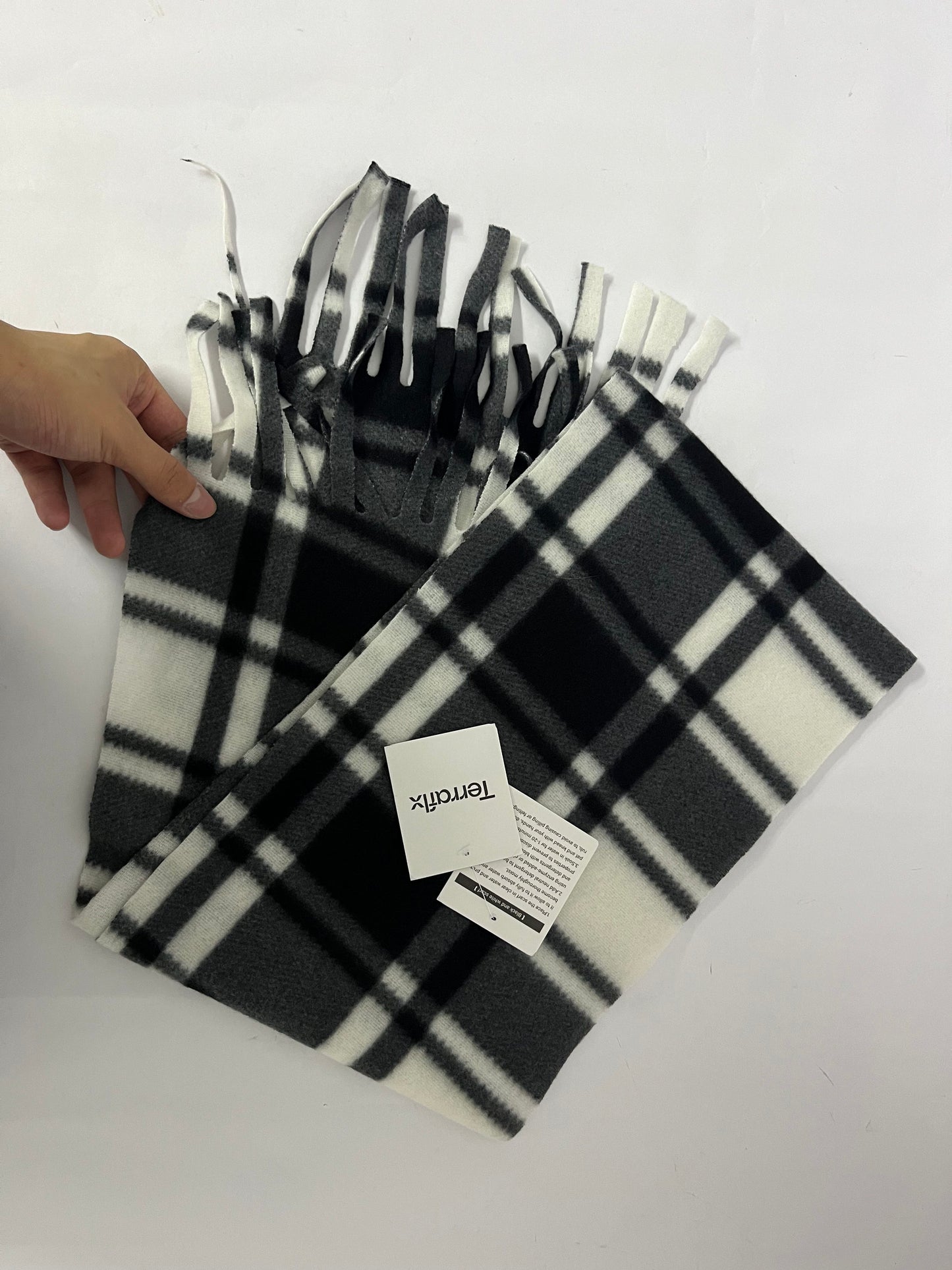 Terraflx Exquisite Mongolia Wool Scarf - Classic Plaid Design, Opulent Winter Warmth