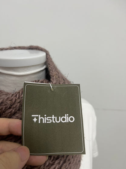 【Thistudio Chunky Knit Brown Scarf】—— Warm Textured Knit Scarf with Tassel Details: A Cozy & Stylish Accessory for Cold Seasons