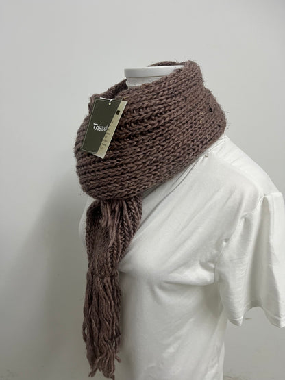 【Thistudio Chunky Knit Brown Scarf】—— Warm Textured Knit Scarf with Tassel Details: A Cozy & Stylish Accessory for Cold Seasons