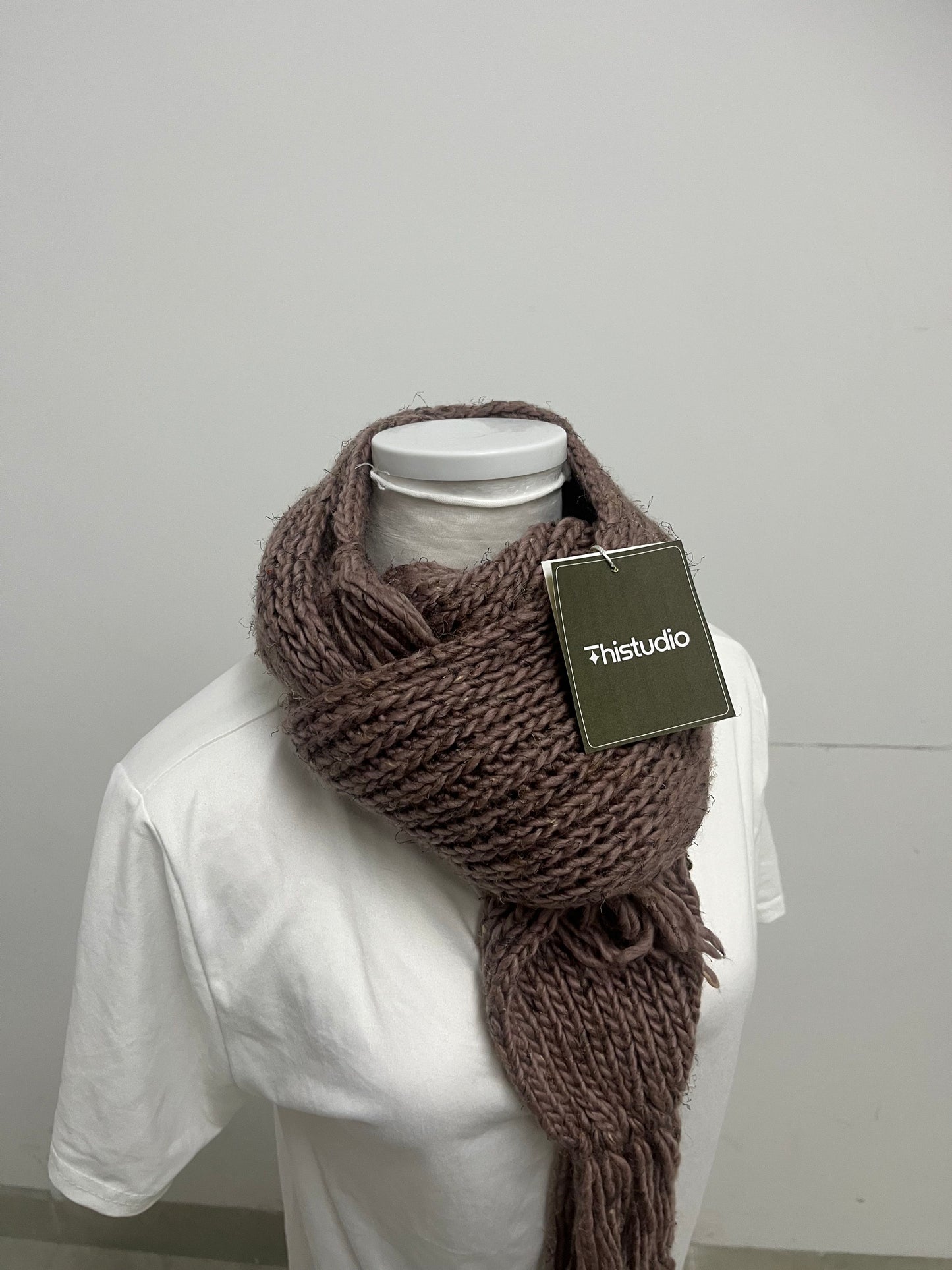 【Thistudio Chunky Knit Brown Scarf】—— Warm Textured Knit Scarf with Tassel Details: A Cozy & Stylish Accessory for Cold Seasons
