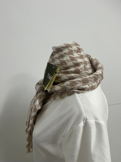 【Tidelf Houndstooth Scarf】—— Timeless Patterned Scarf for Versatile Daily Styling