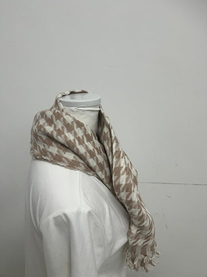 【Tidelf Houndstooth Scarf】—— Timeless Patterned Scarf for Versatile Daily Styling