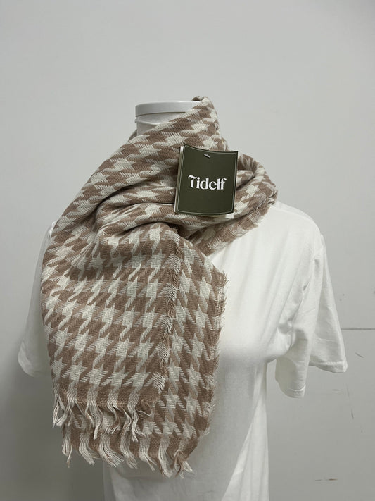 【Tidelf Houndstooth Scarf】—— Timeless Patterned Scarf for Versatile Daily Styling