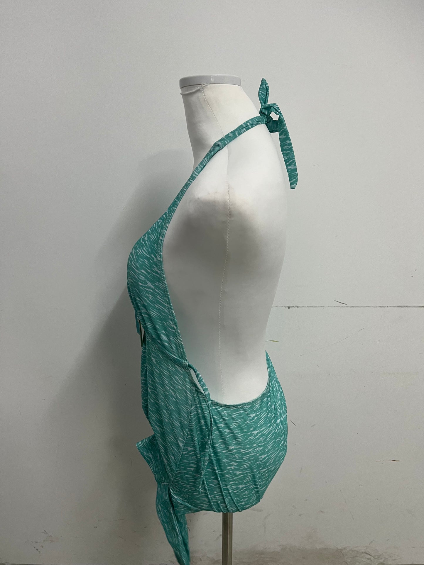 Tomorrowe Swim suits Green Textured Halter Swimsuit Sexy & Eye-Catching Unique Design A Fashion Choice for Beach Vacations
