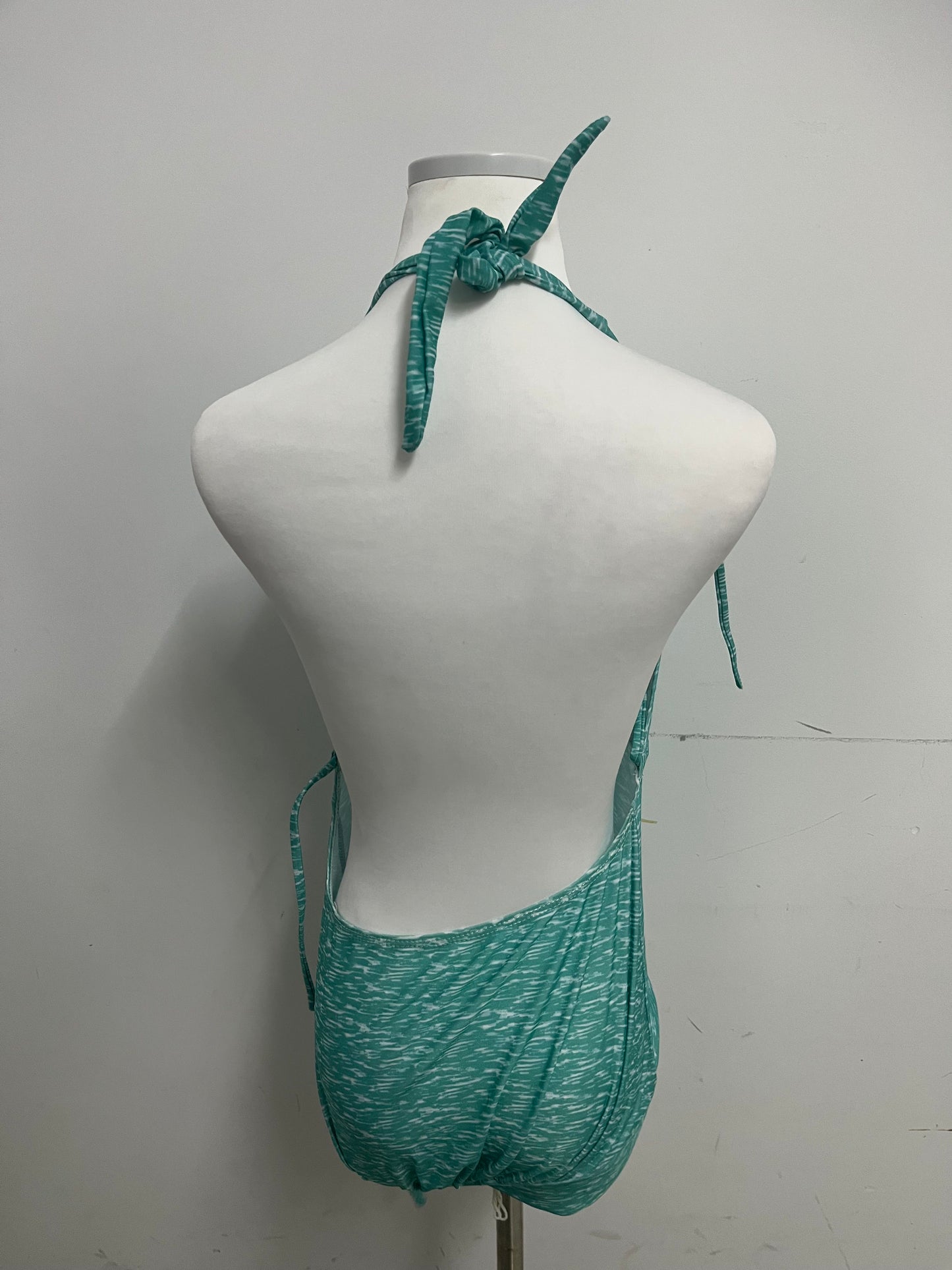 Tomorrowe Swim suits Green Textured Halter Swimsuit Sexy & Eye-Catching Unique Design A Fashion Choice for Beach Vacations