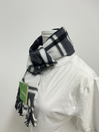 Touchic Black and White Plaid Fringe Scarf Classic Retro Warm & Skin-Friendly A Texture Highlight for Autumn and Winter Styling