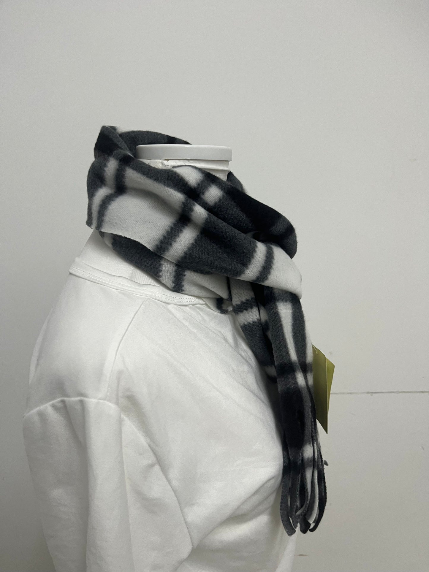 Touchic Black and White Plaid Fringe Scarf Classic Retro Warm & Skin-Friendly A Texture Highlight for Autumn and Winter Styling