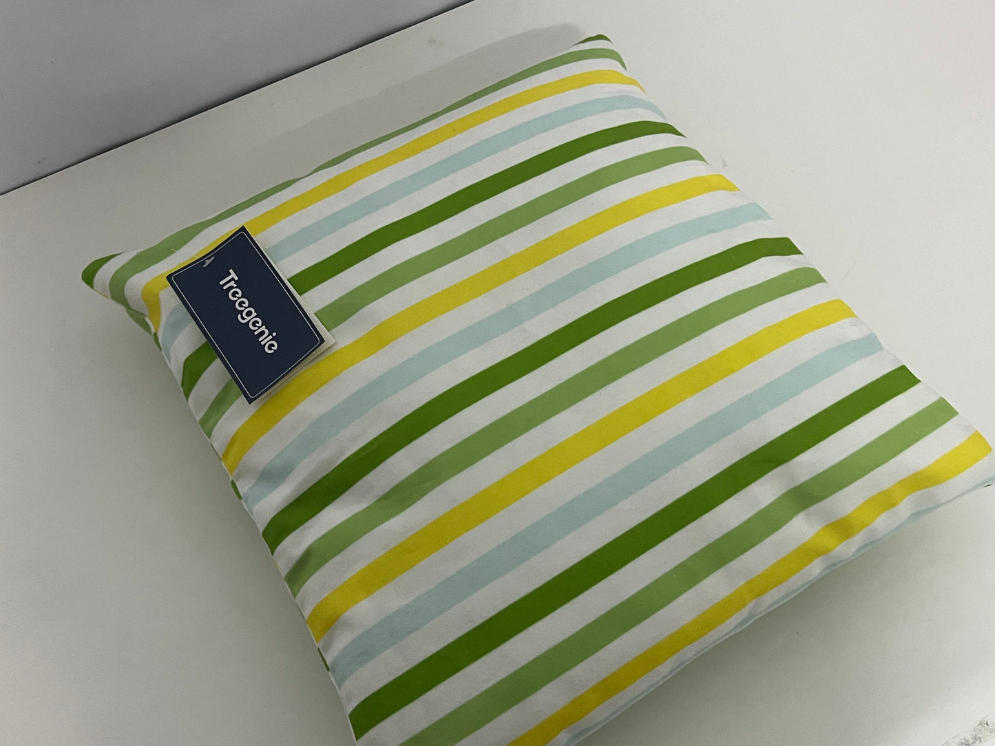 【Treegenie Fresh Stripe Throw Pillow】—— Vibrant Comfort for Bright Spaces
