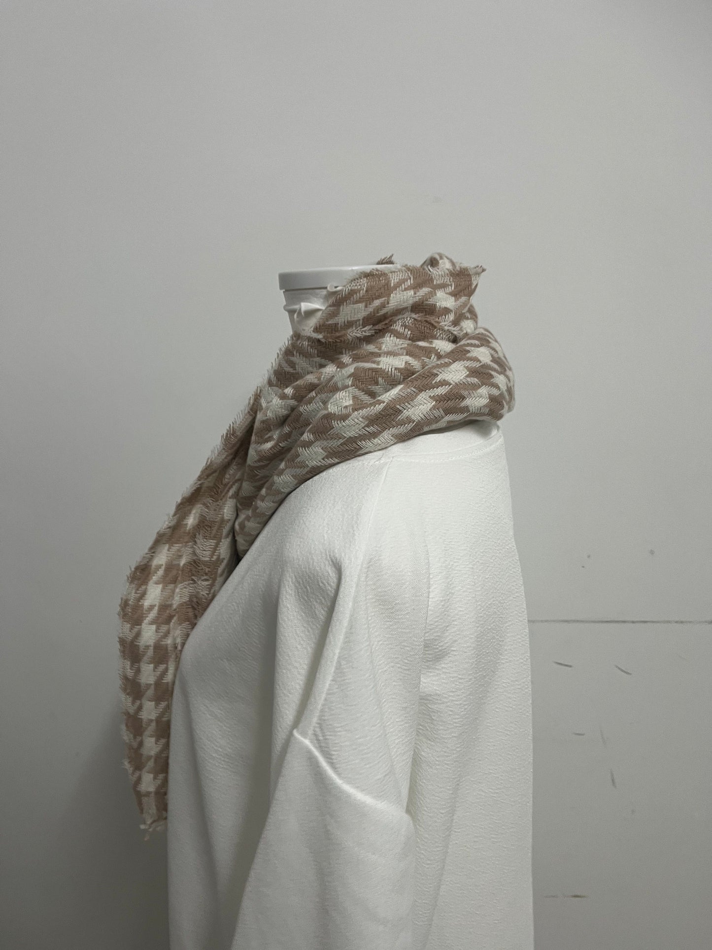 【Twokay Scarfs】—— Stylish & Comfortable Houndstooth Scarf