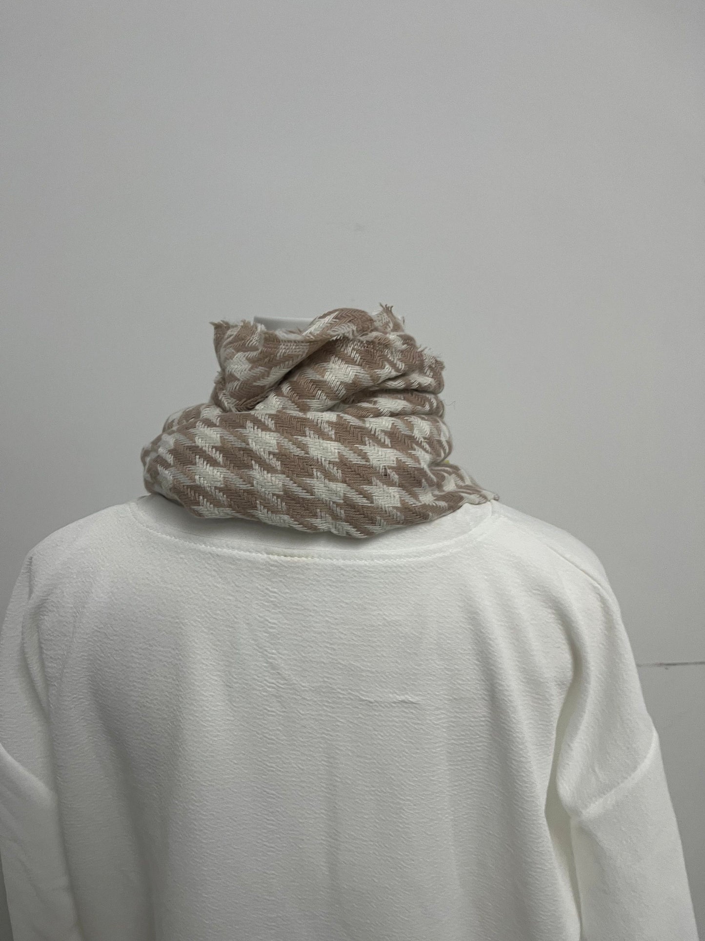 【Twokay Scarfs】—— Stylish & Comfortable Houndstooth Scarf