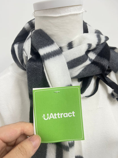 【UAttract Black & White Plaid Scarf】—— Timeless Pattern for Cozy Daily Styling