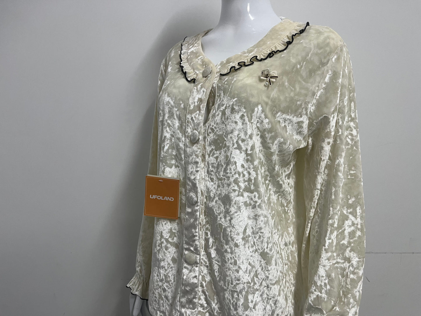 [UFOLAND Sleepwear]——UFOLAND Velvet Ruffle Long-Sleeve Sleepwear | Cozy & Stylish Loungewear for Fall & Winter