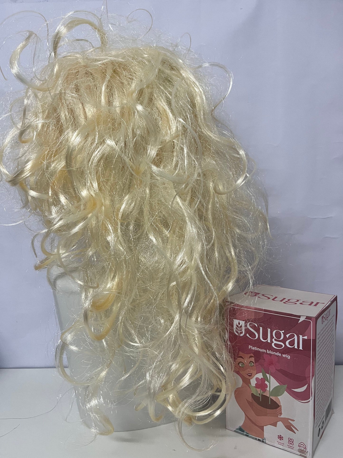 USugar Curly Platinum Blonde Wig: Soft Synthetic Fiber Hairpiece – Fashionable Voluminous Style for Cosplay & Daily Looks
