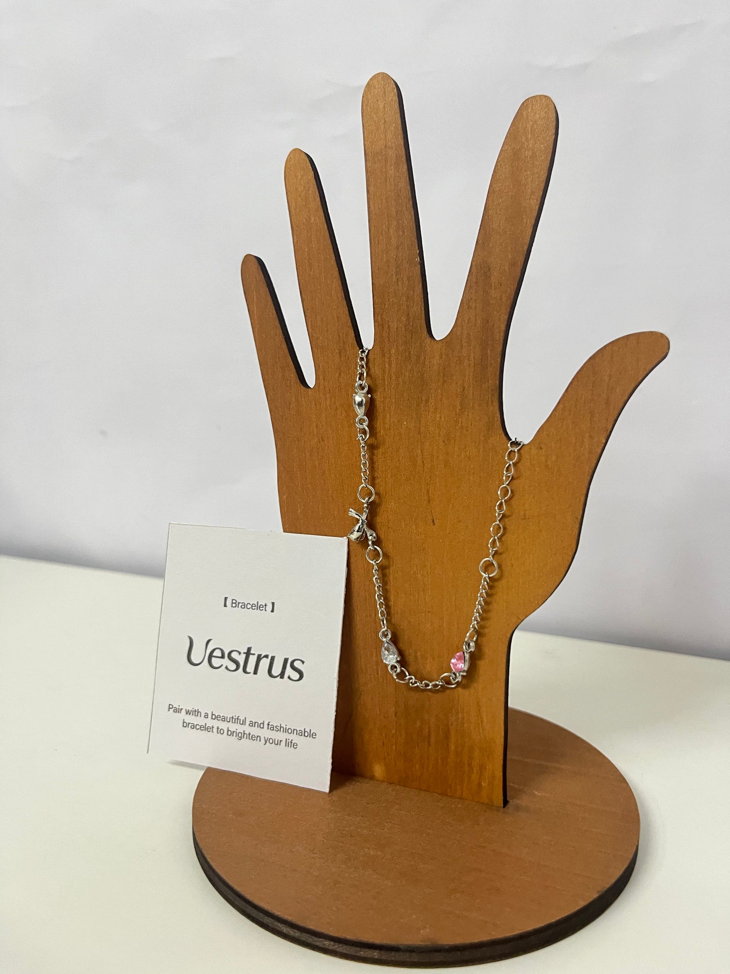 Uestrus Fashion Gem Bracelet | Add Sparkle to Your Life with Stylish Design