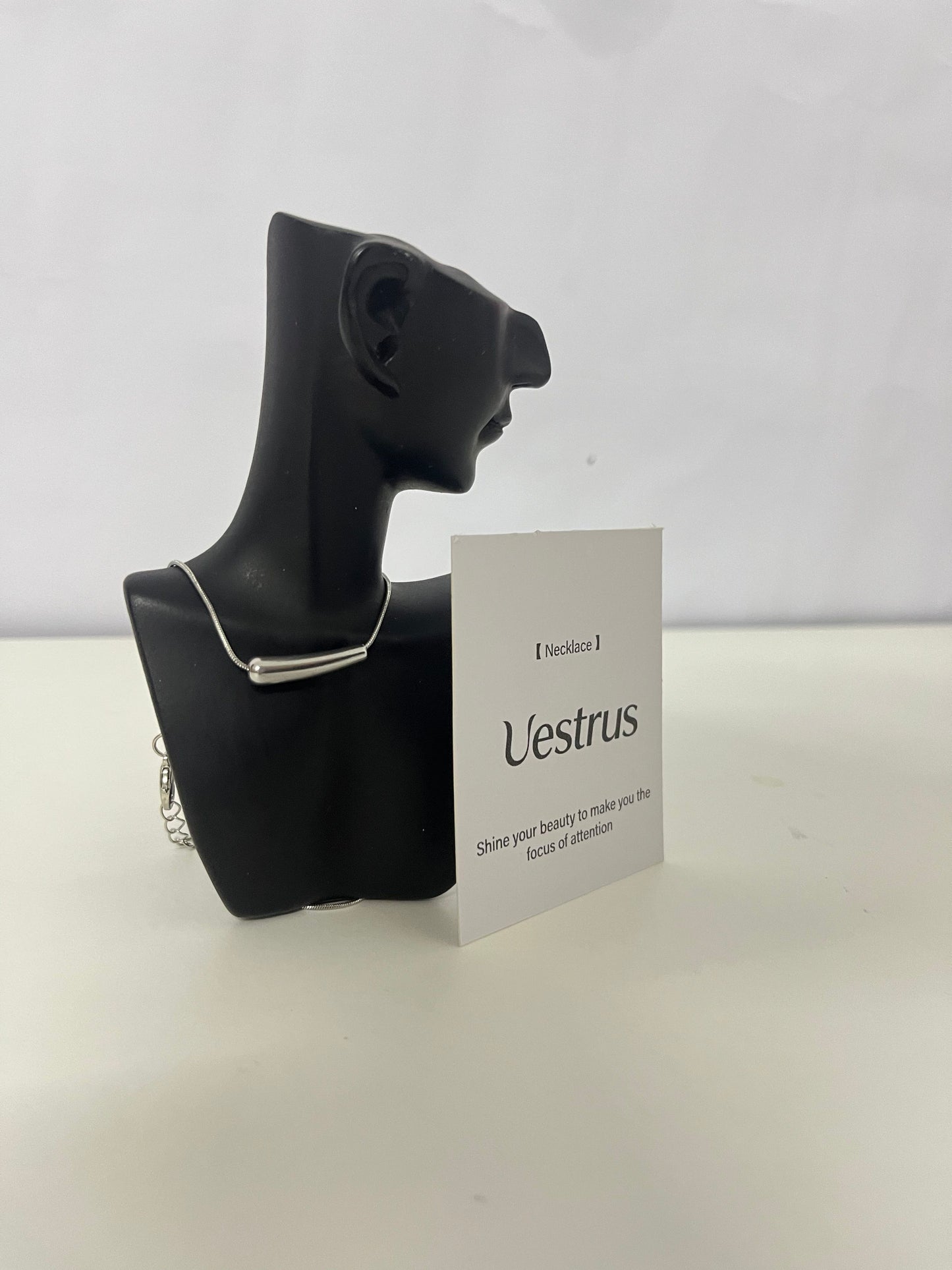 Uestrus Minimalist Geometric Bar Necklace, Niche Design Silver Choker, Must-Have Accessory for Daily & Luxury Outfits