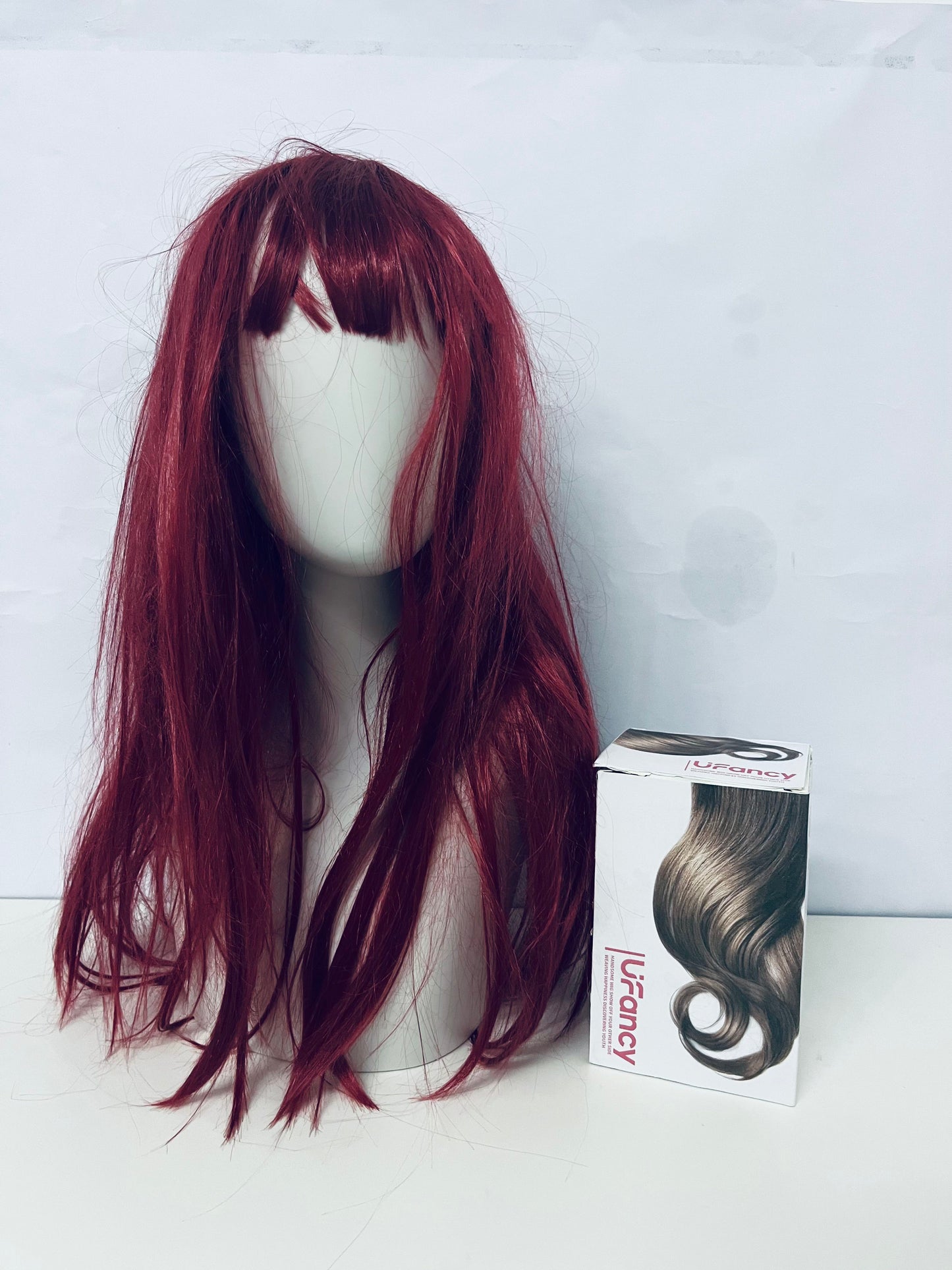 UFancy Long Straight Wig with Bangs – Vibrant Red Synthetic Fiber Hairpiece, Realistic Texture Heat-Resistant Wig for Daily Wear, Special Occasions & Cosplay, Comfortable Lightweight Wig for Women